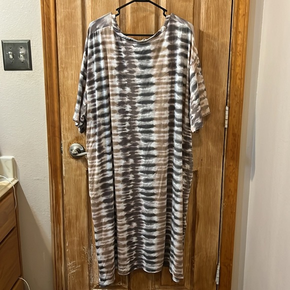 Tie Dyed Patterned Nightgown - Picture 5 of 5